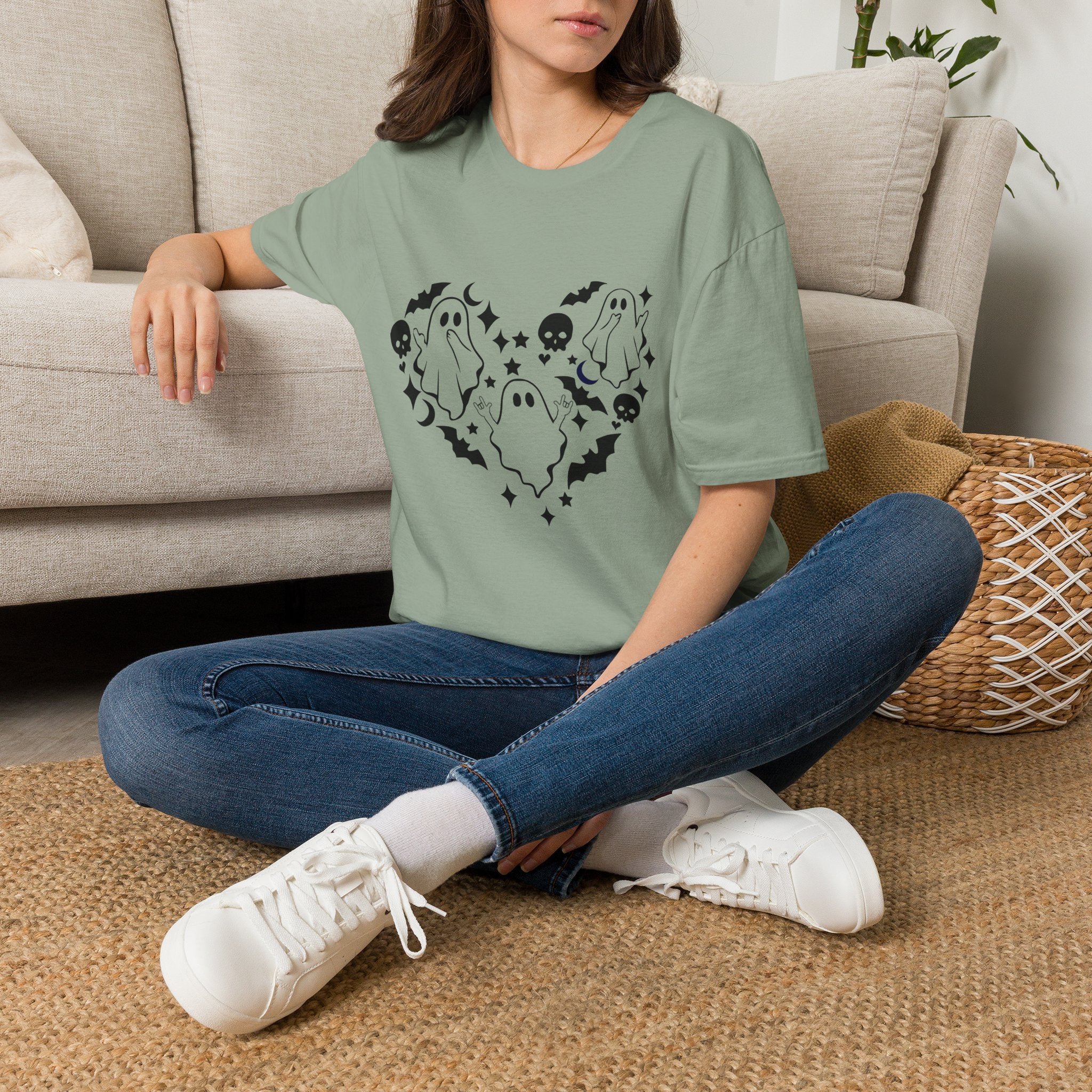 Ghosts with "I love you" in ASL floating of  Hearts, Skull, Bats -  T-Shirt