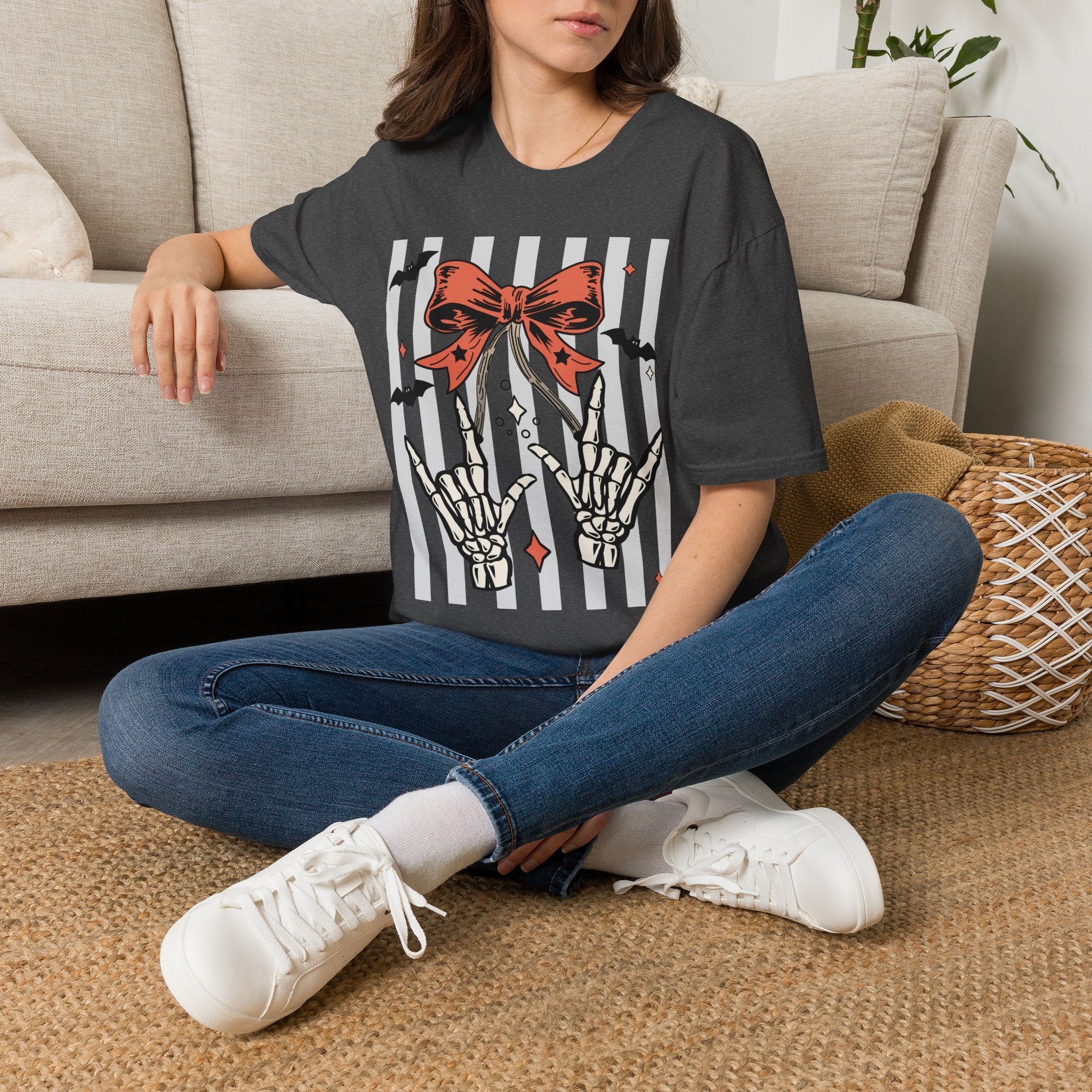Spooky Skeleton "I Love you" ASL T-Shirt