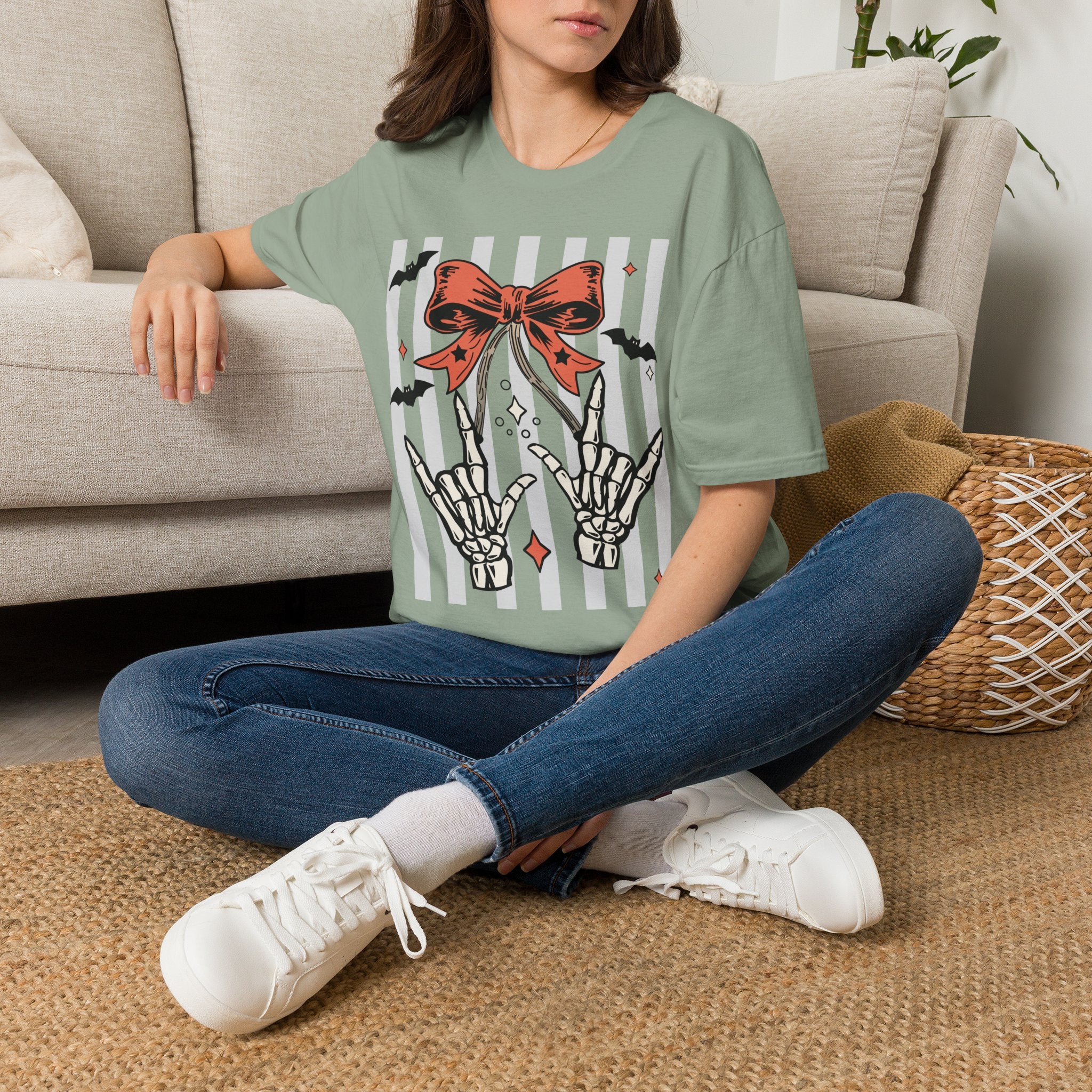 Spooky Skeleton "I Love you" ASL T-Shirt