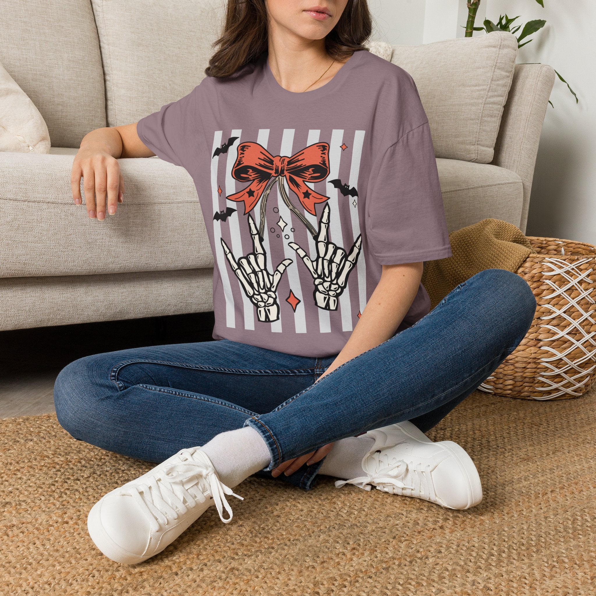 Spooky Skeleton "I Love you" ASL T-Shirt